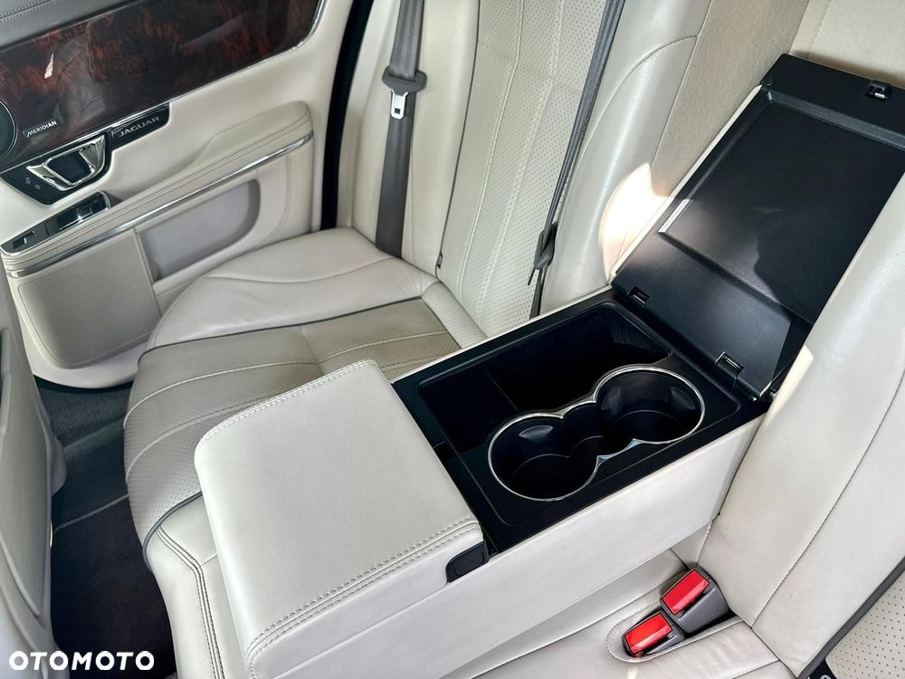 Jaguar XJ 3.0 T AWD Premium Luxury - 6