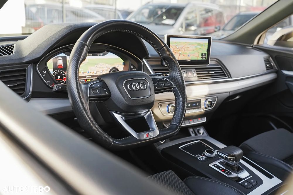 Audi Q5 55 TFSIe quattro S tronic S line - 11