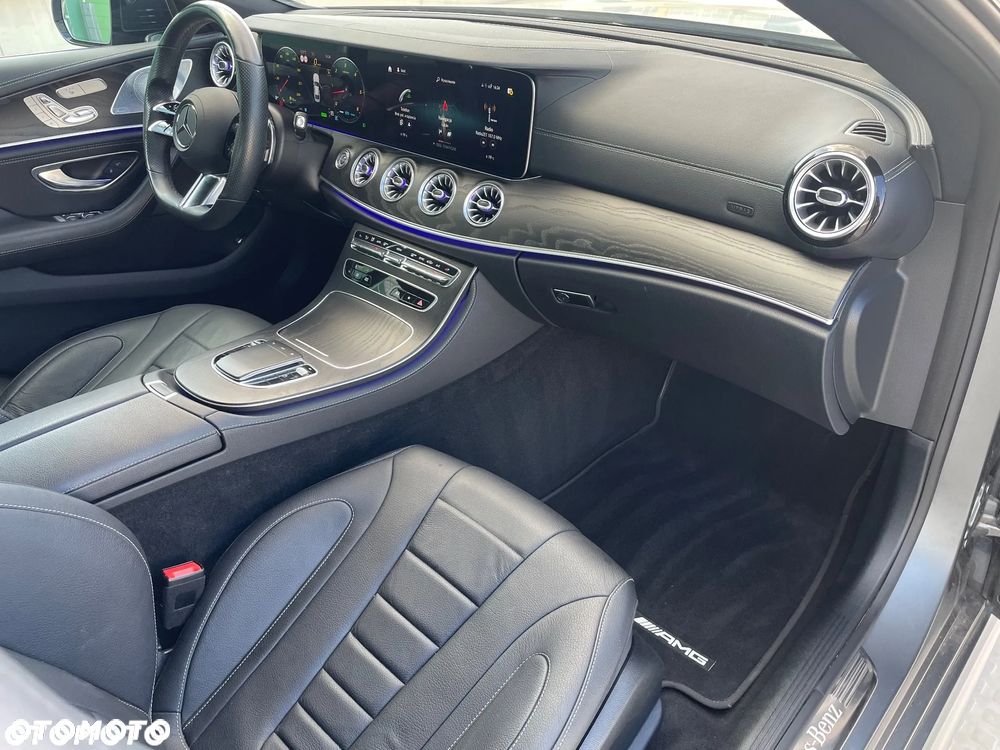 Mercedes-Benz CLS 300 d 4Matic 9G-TRONIC AMG Line - 23