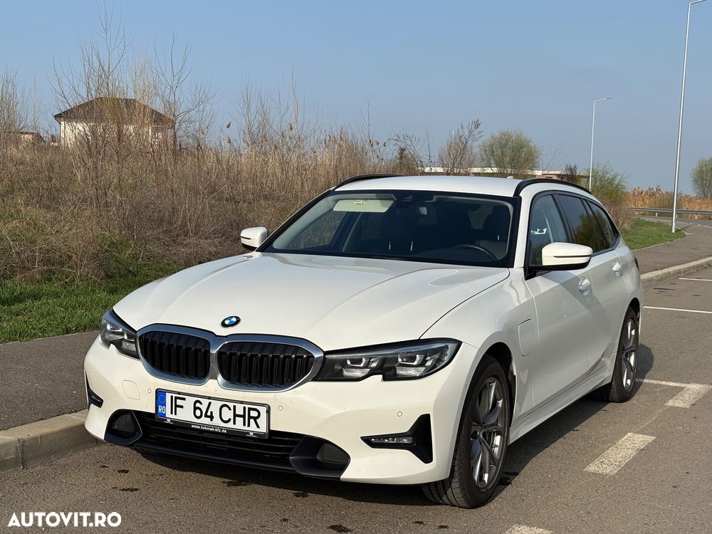 BMW Seria 3 330e Aut. Sport Line - 7