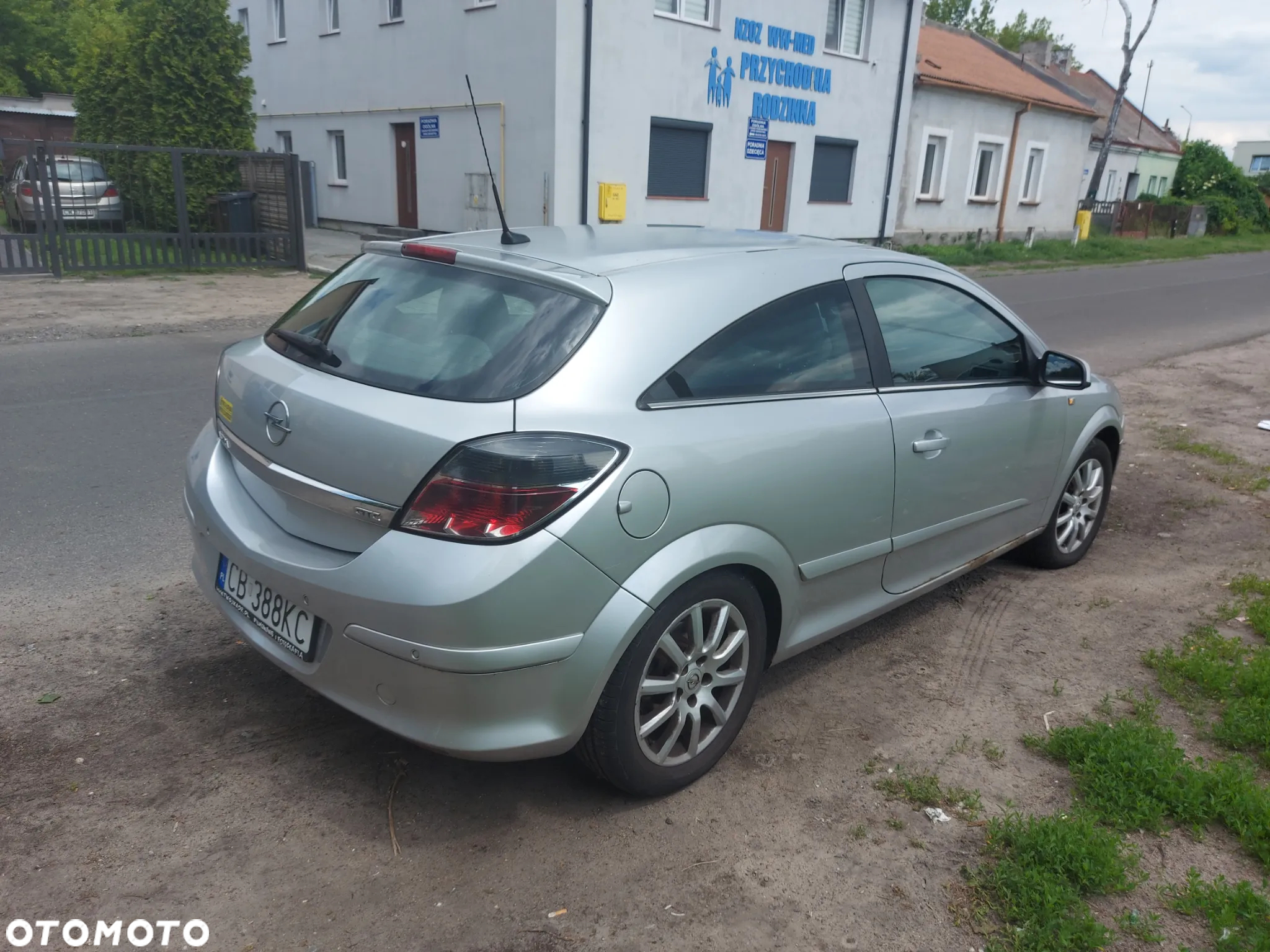 Opel Astra GTC 1.8 Cosmo - 4