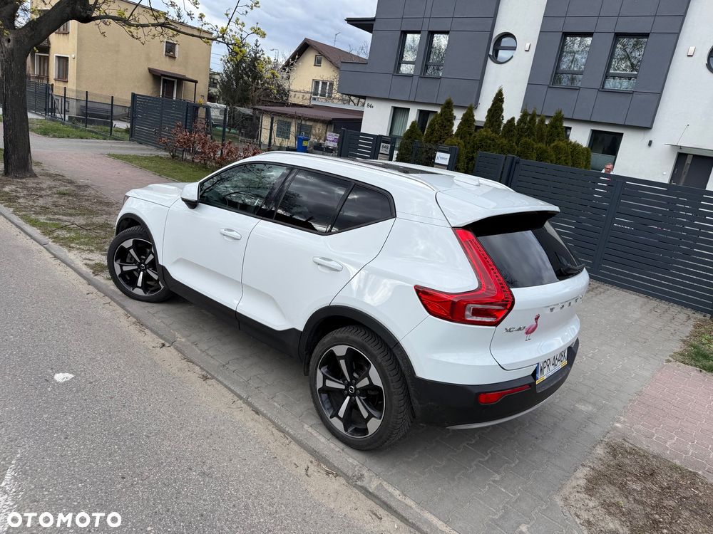 Volvo XC 40 T5 AWD Momentum - 4