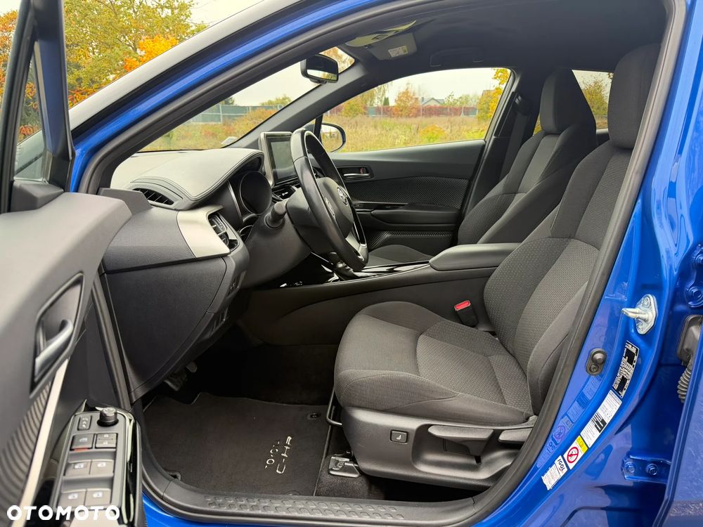 Toyota C-HR - 16
