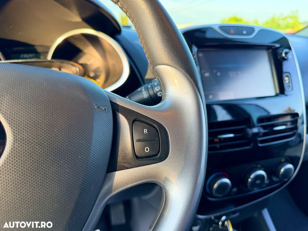 Renault Clio - 11