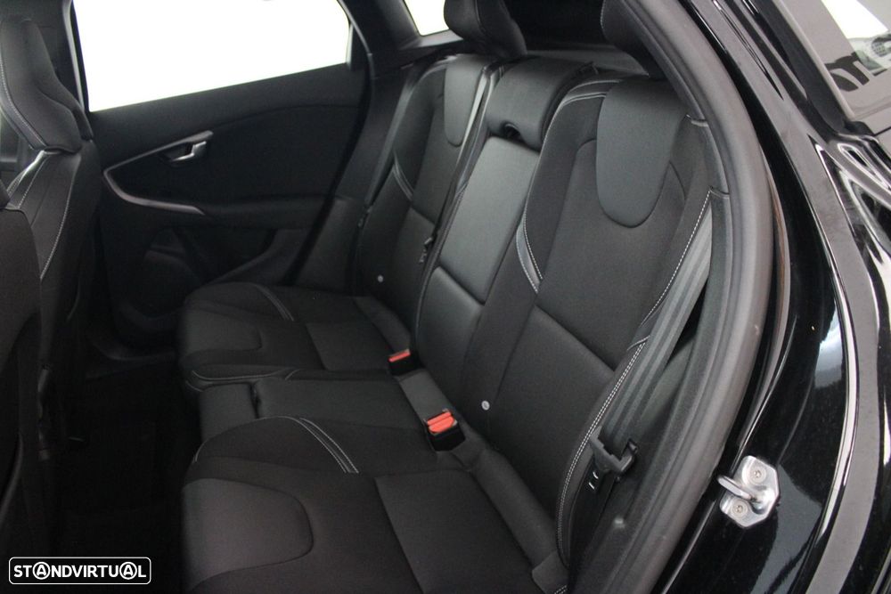 Volvo V40 2.0 D3 Inscription - 24