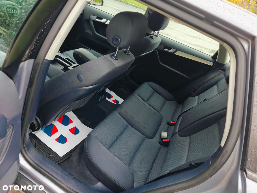 Audi A3 Sportback 1.6 FSI Ambiente - 11