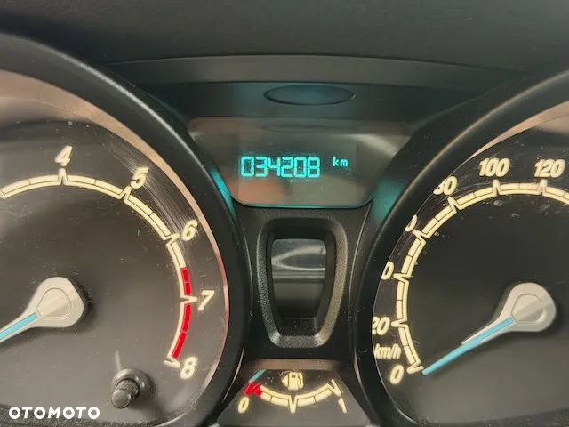 Ford Transit Courier - 7