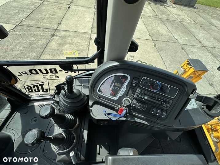 JCB 4CX ECO - 22