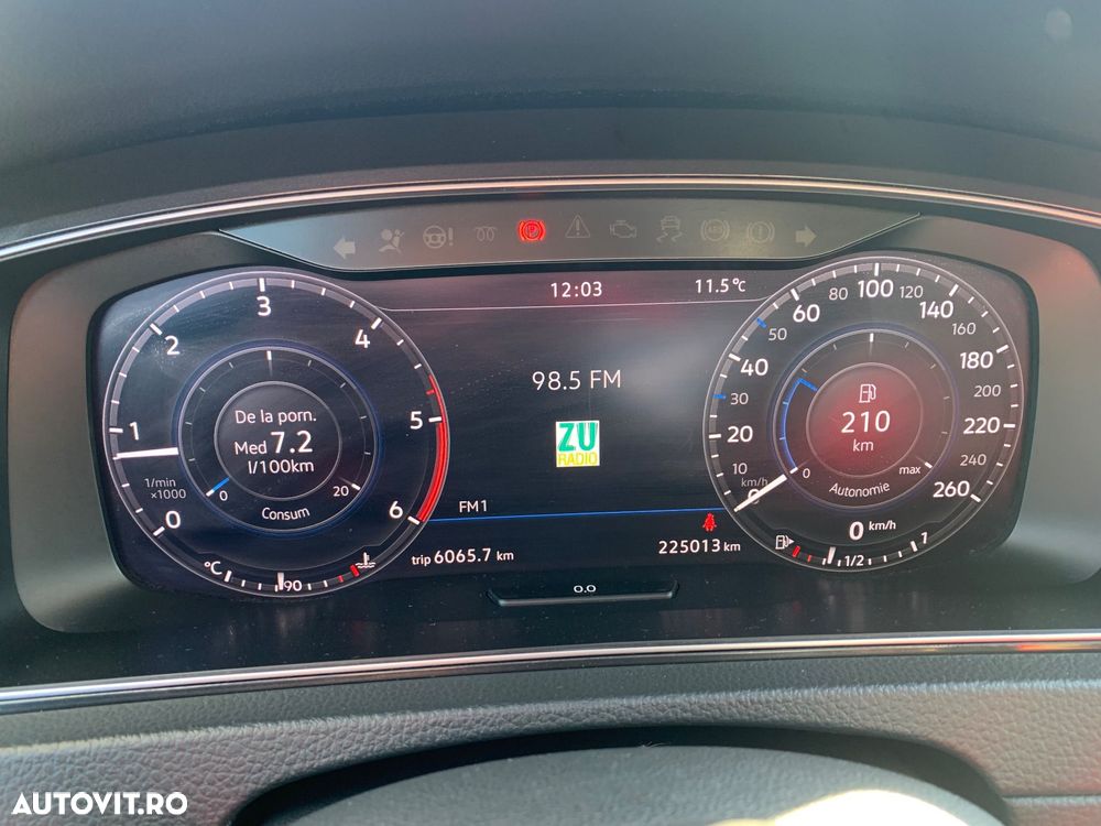 Volkswagen Golf 1.6 TDI Comfortline - 6