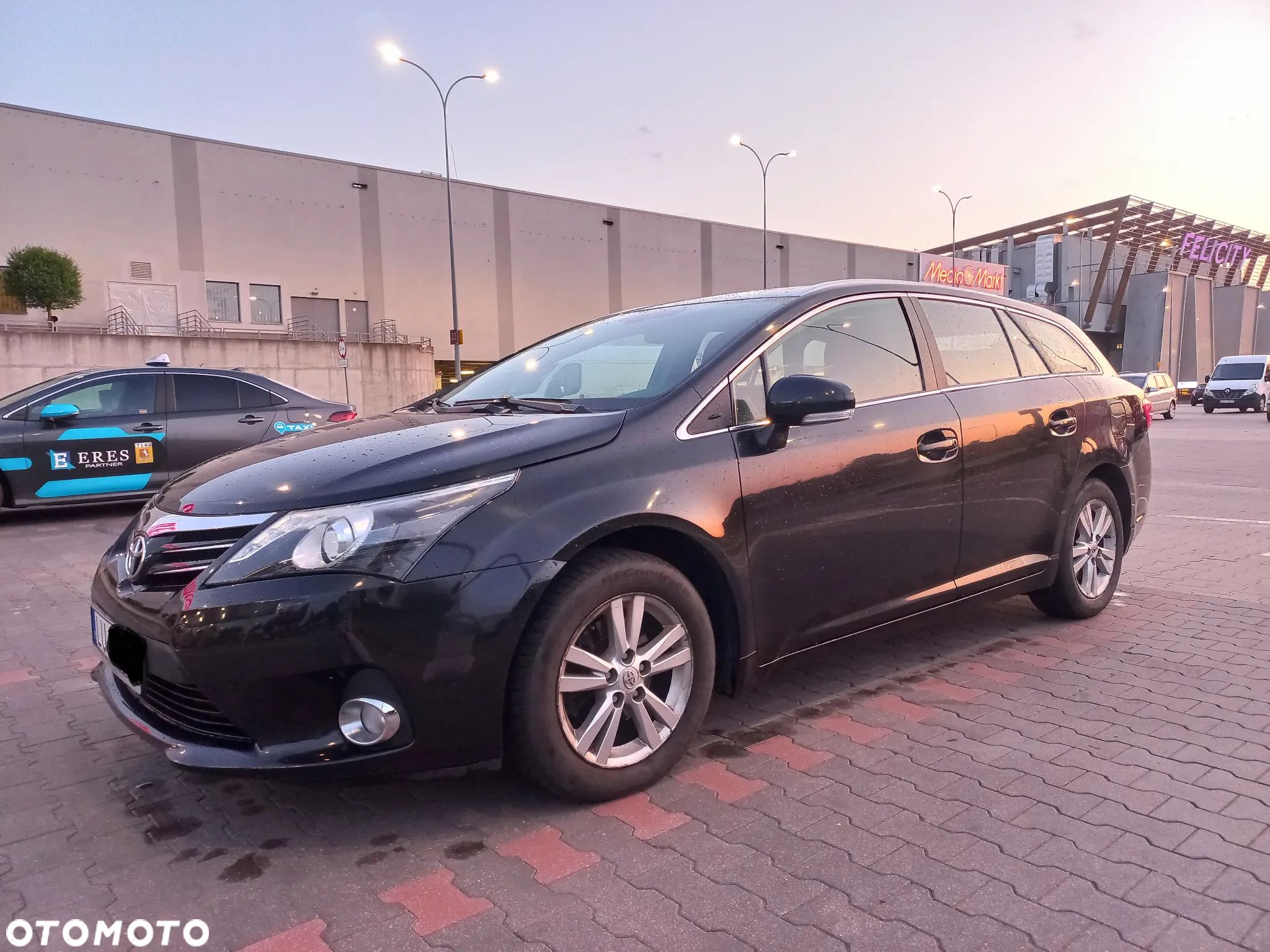 Toyota Avensis 2.0 D-4D Sol - 1
