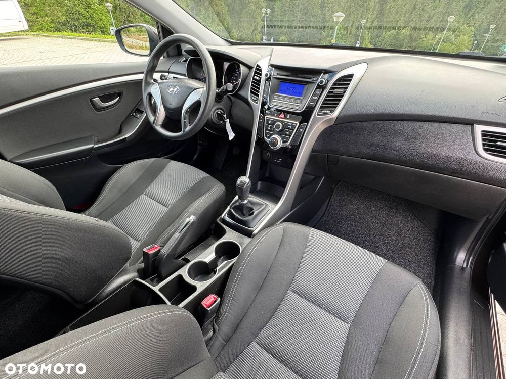 Hyundai i30 blue Kombi 1.4 Classic - 21