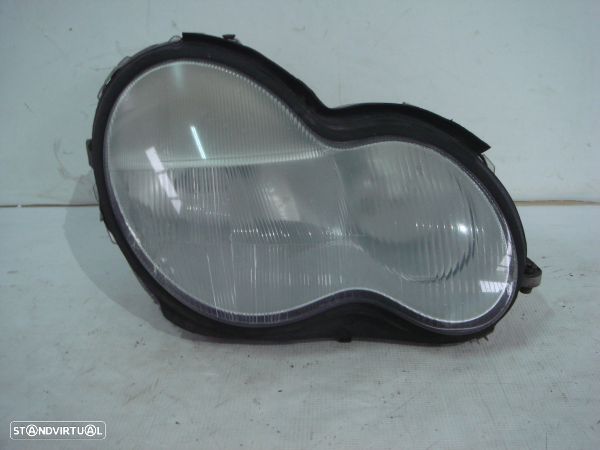 Ótica Dto Mercedes-Benz C-Class T-Model (S203) - 1