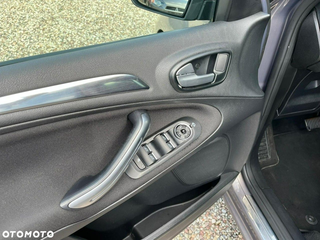 Ford Galaxy - 22