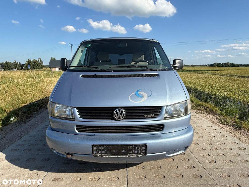 Volkswagen Multivan - 2
