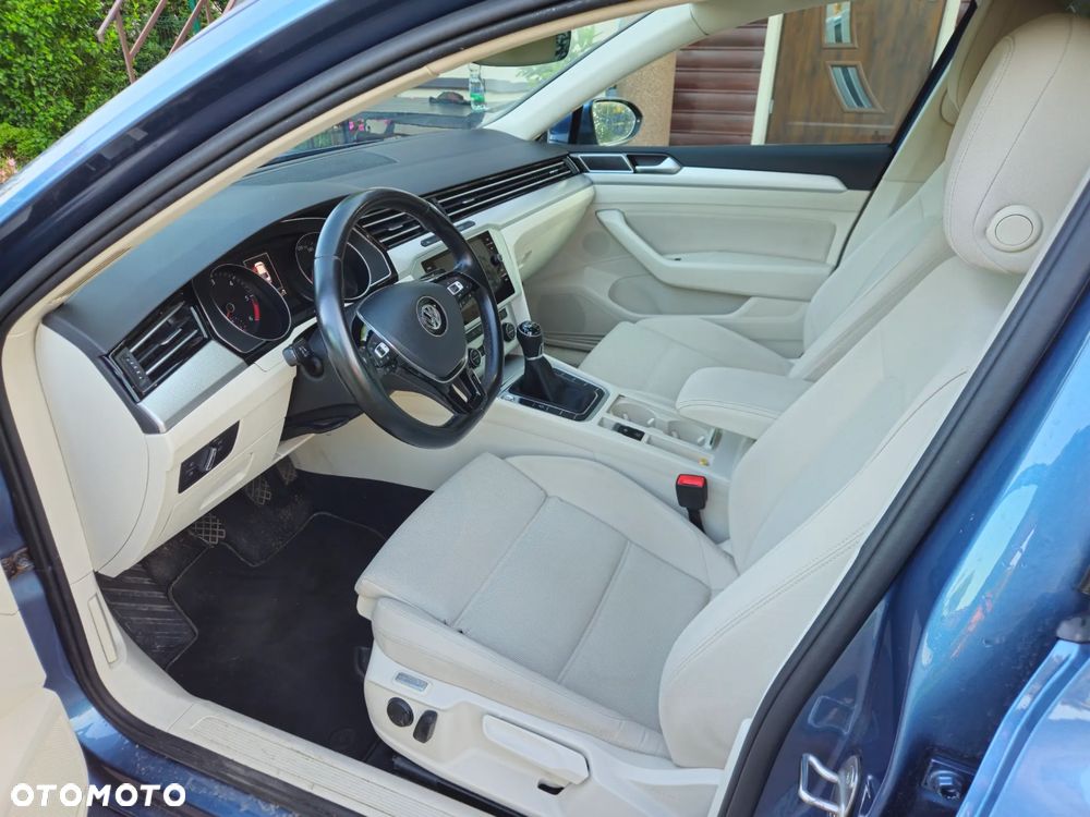 Volkswagen Passat 2.0 TDI BMT Comfortline - 13