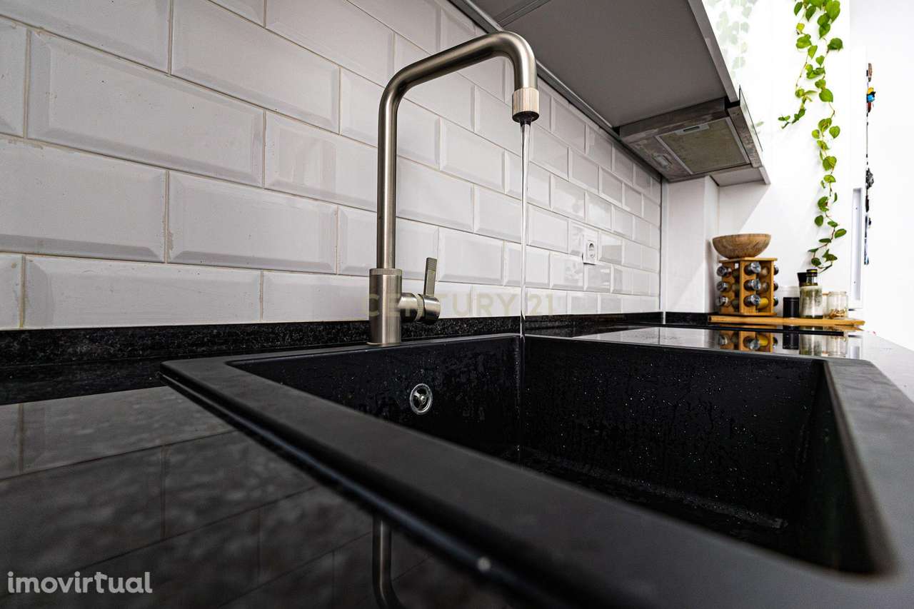 Apartamento T1 Remodelado na Torre da Marinha - Grande imagem: 4/14