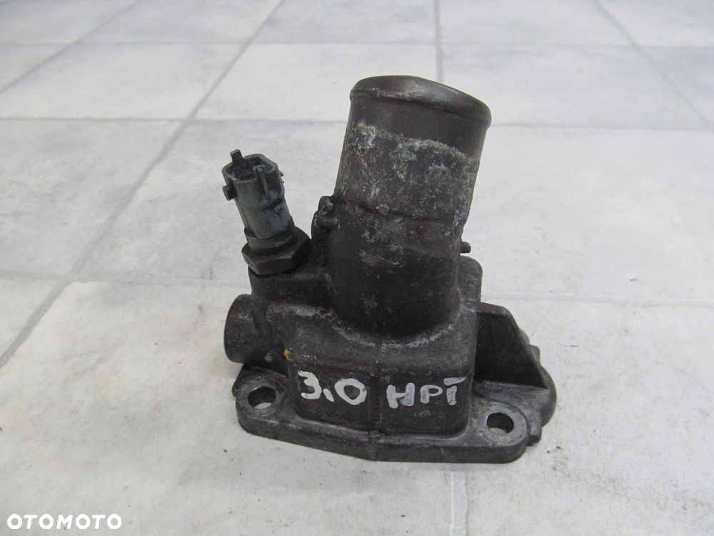 IVECO DAILY 06- 3.0HPI OBUDOWA TERMOSTATU 504150564 - 2