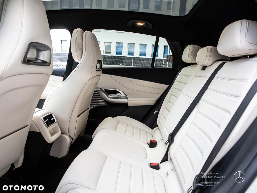 Mercedes-Benz GLC - 12