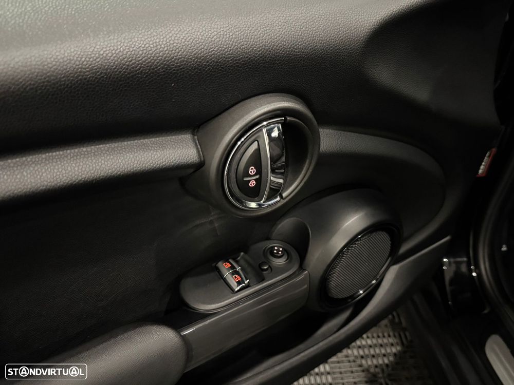 MINI 3 Portas One - 34