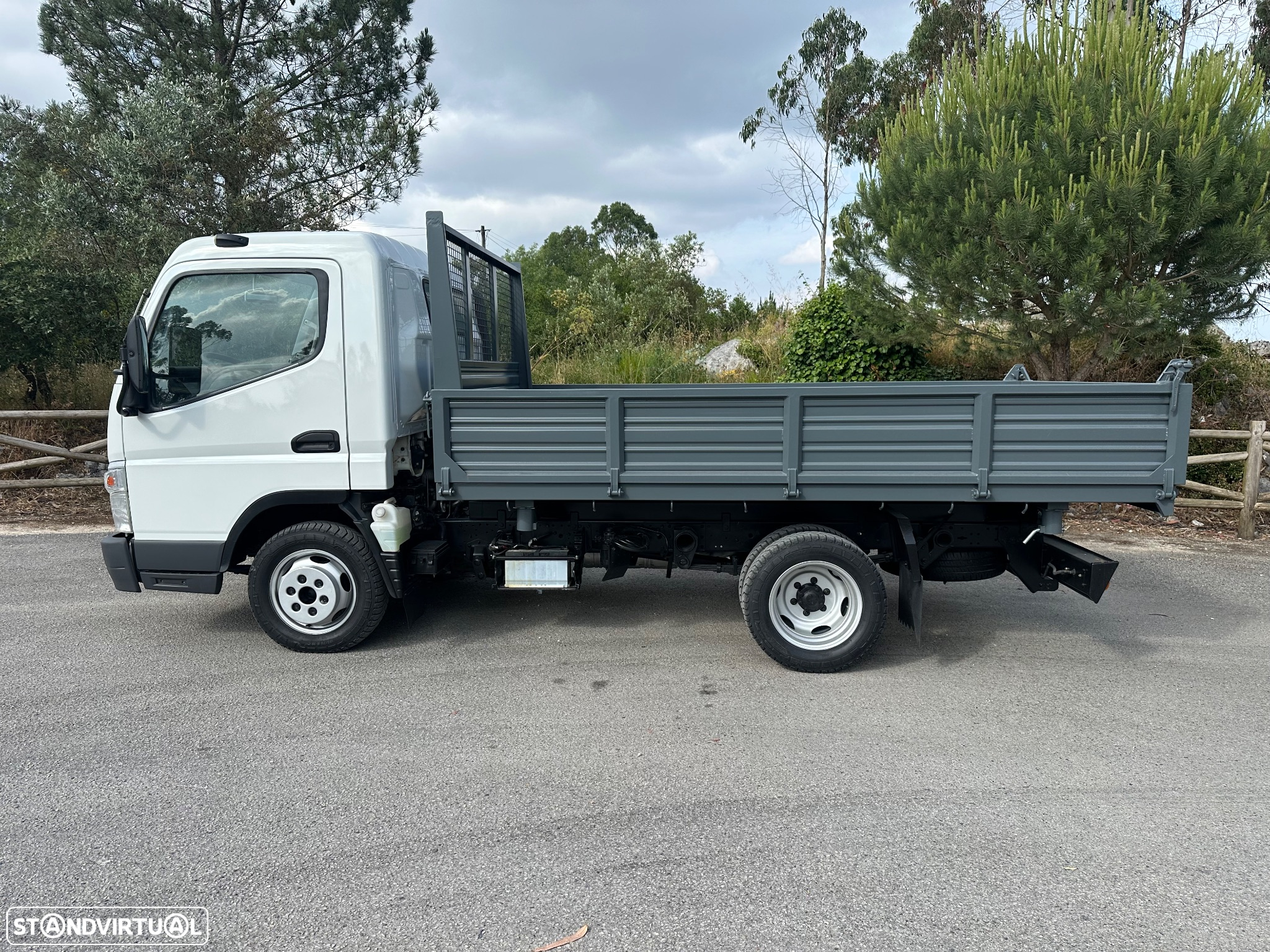 Mitsubishi Canter Fuso Tri-Basculante - 6