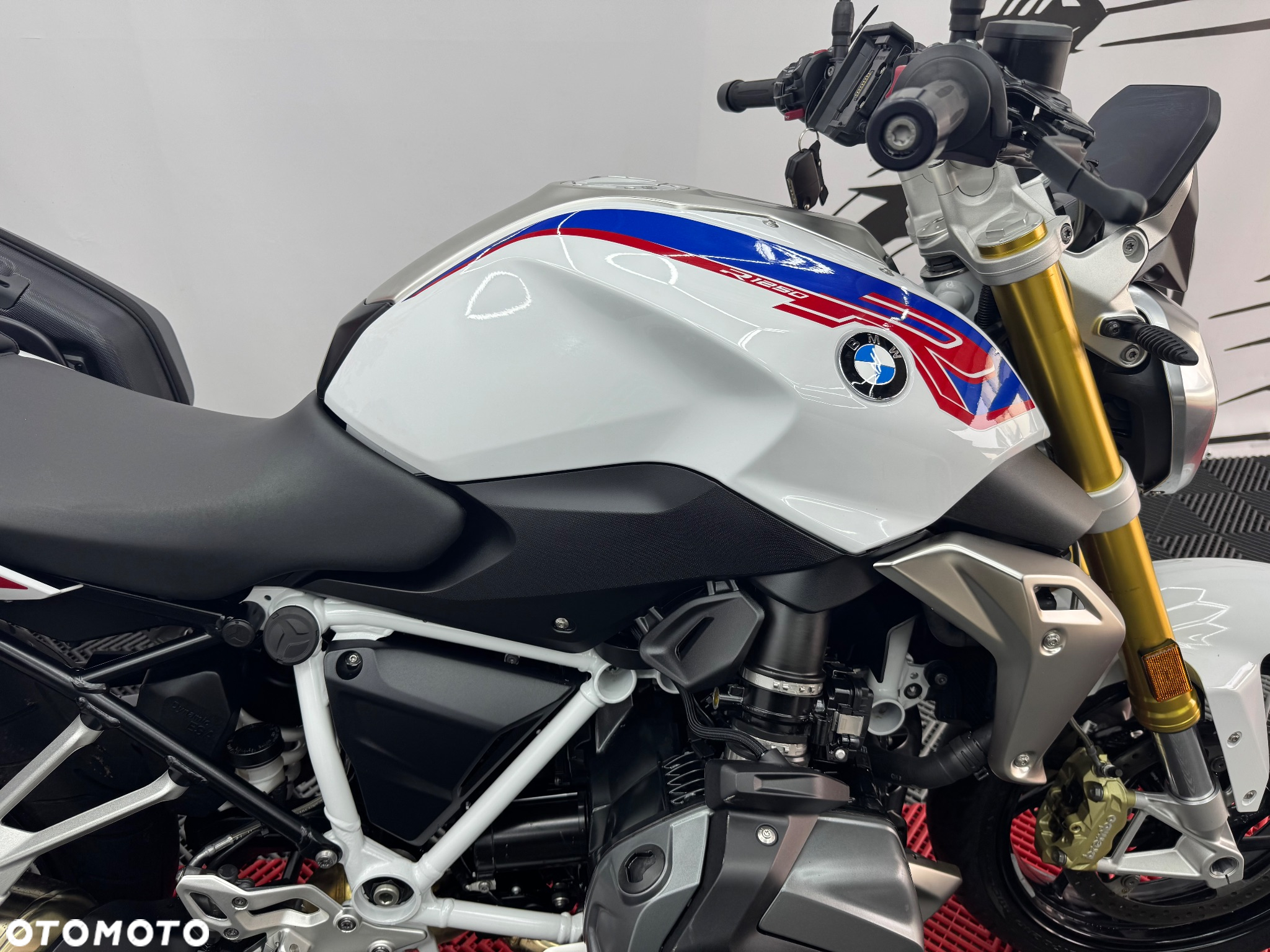 BMW R - 40