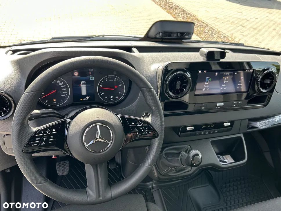 Mercedes-Benz Sprinter 319 CDI Long PRO - 11