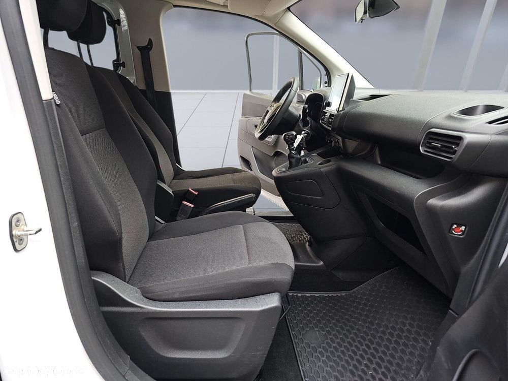 Opel Combo 1.5 DT Edition 102KM - 9