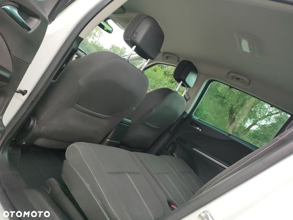 Opel Zafira - 14