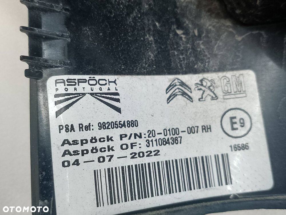 LAMPA TYLNA PRAWA PEUGEOT PARTNER III ( 19- ) 9820554880 - 5