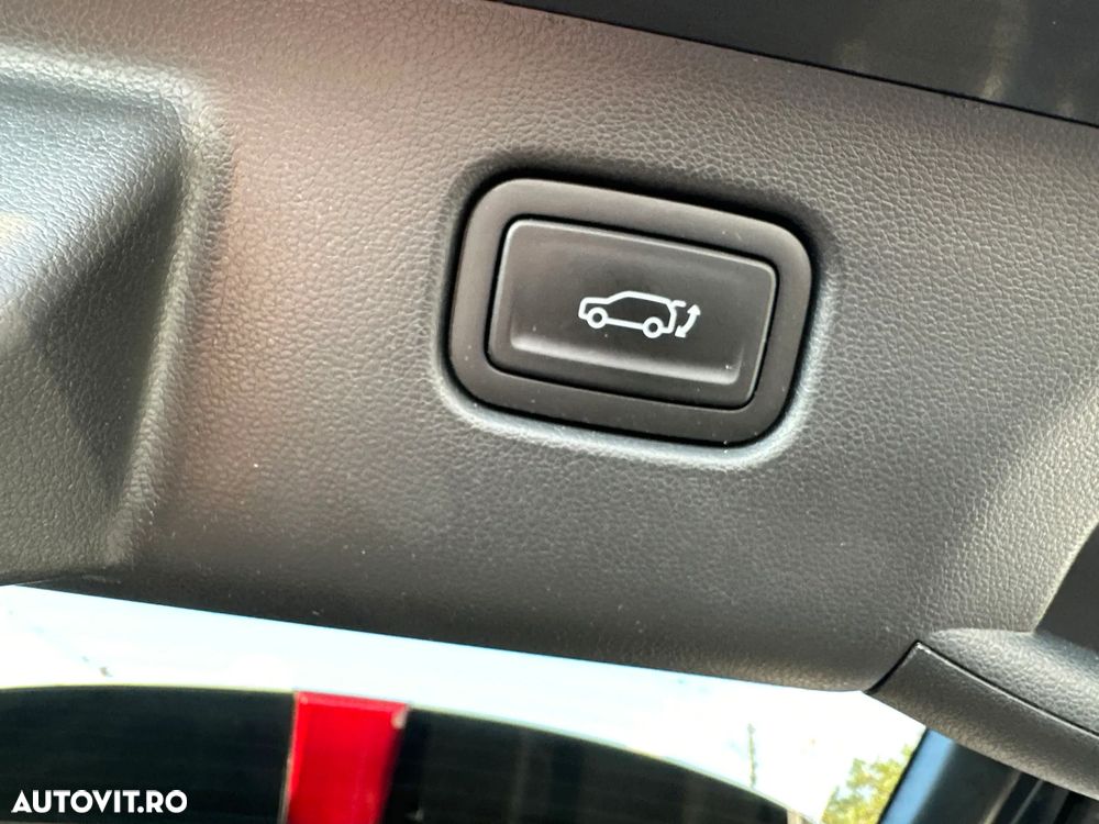 Hyundai KONA - 28