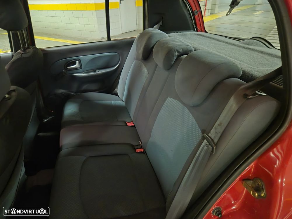 Renault Clio 1.2 16V SE Extreme - 23