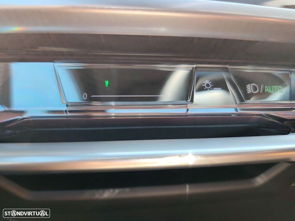 BMW 750 750e xDrive Pack Desportivo M - 26