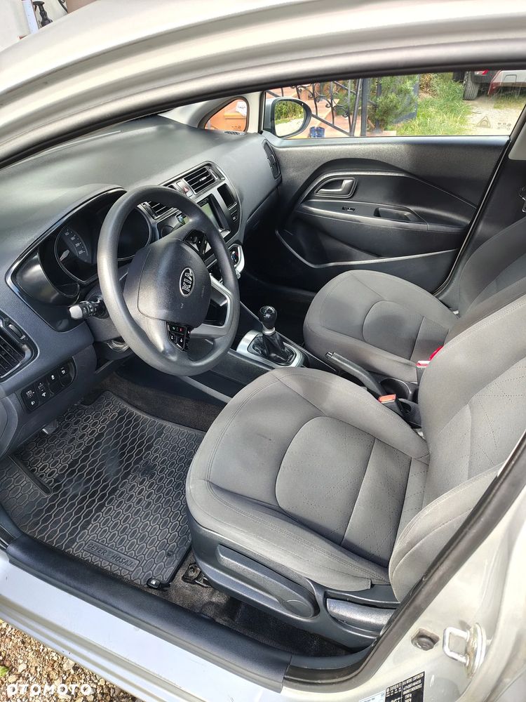 Kia Rio - 24