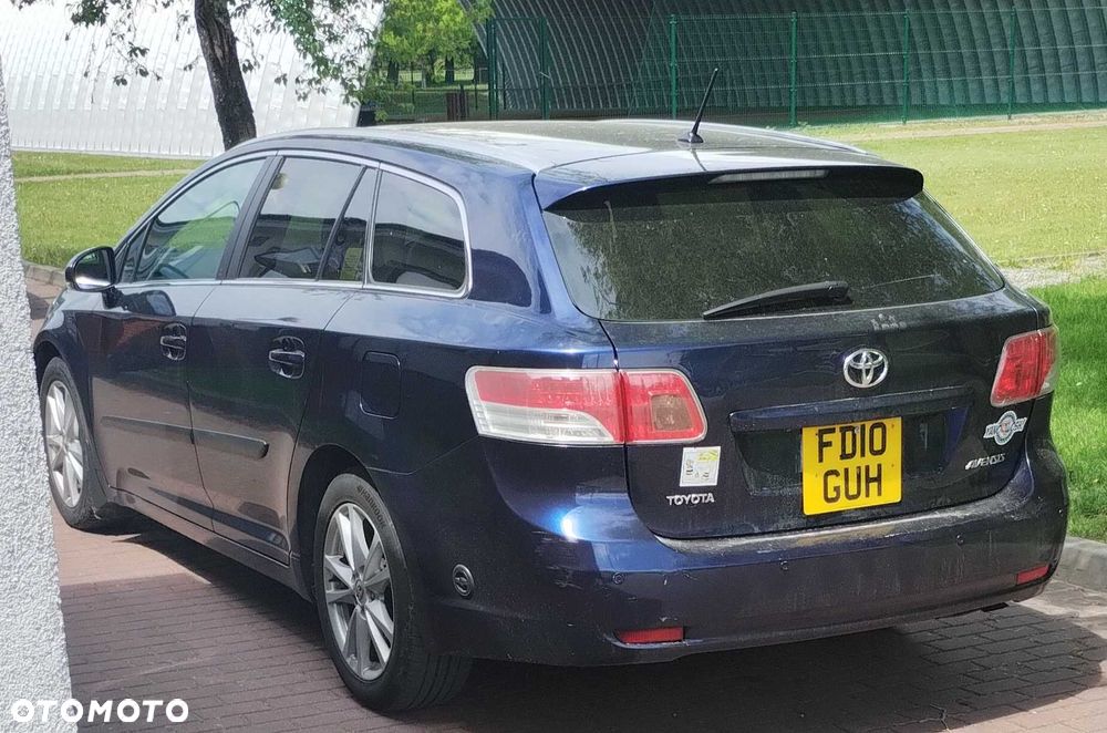 Toyota Avensis - 4