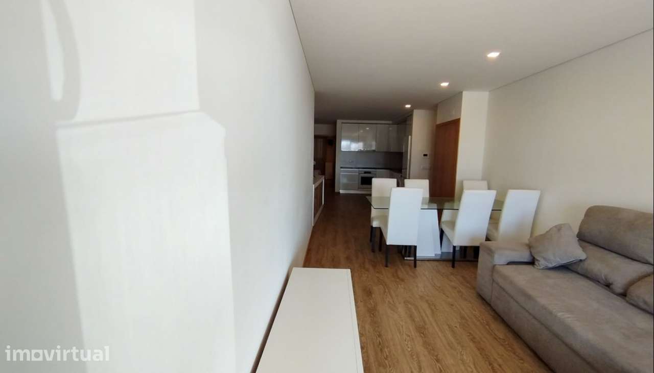Venda de Apartamento T2+1 em frente à praia, na Póvoa de Varzim - Grande imagem: 3/15