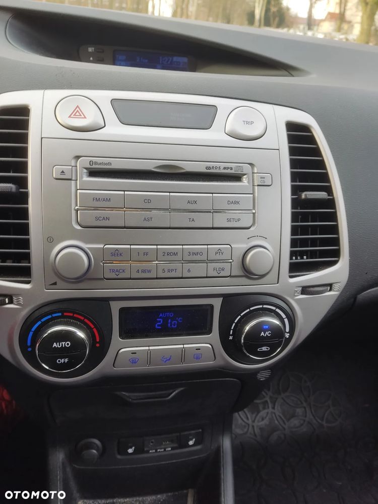 Hyundai i20 1.2 FIFA WM Edition - 21