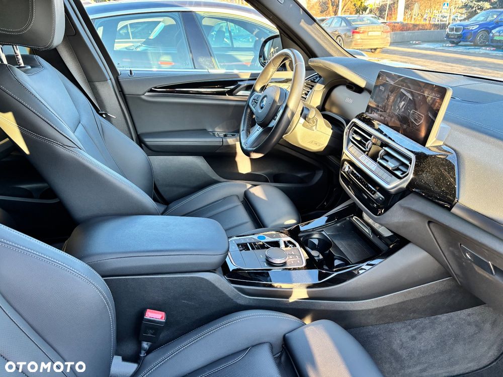 BMW iX3 80kWh Impressive - 11