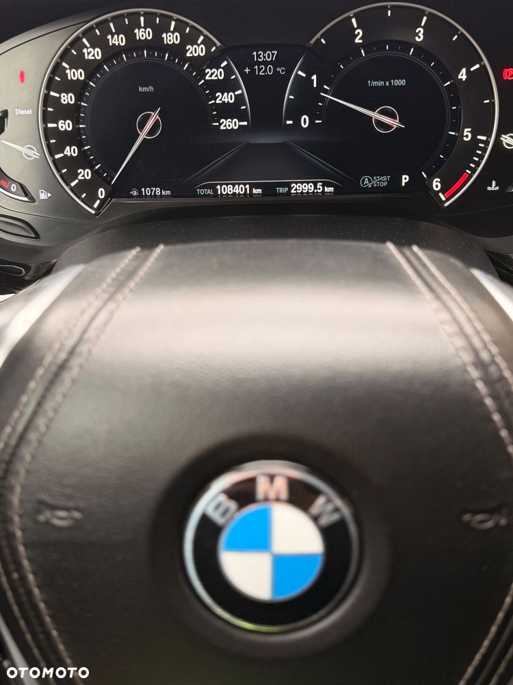 BMW Seria 5 520d Sport Line - 12