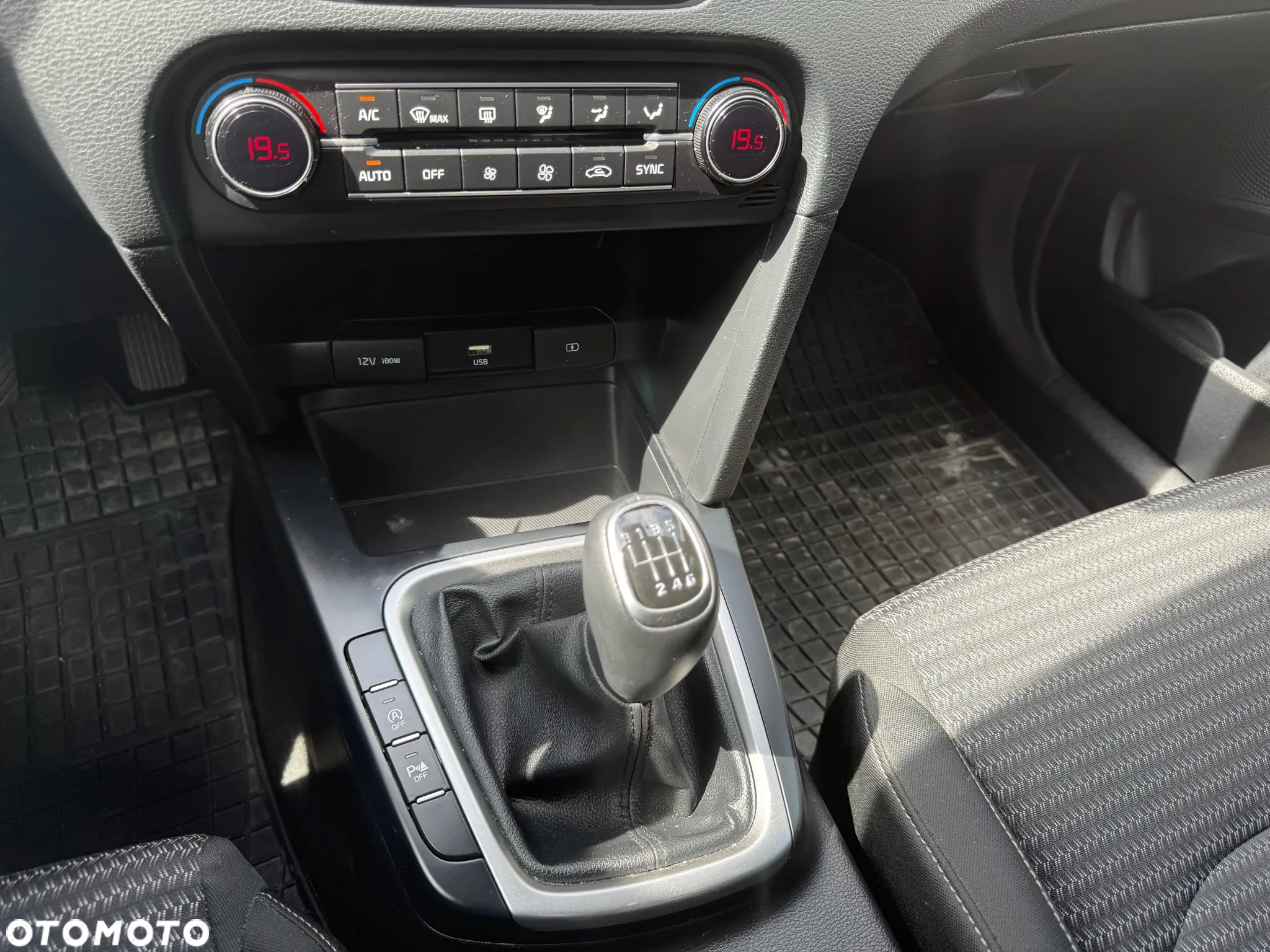 Kia XCeed 1.5 T-GDI M - 10