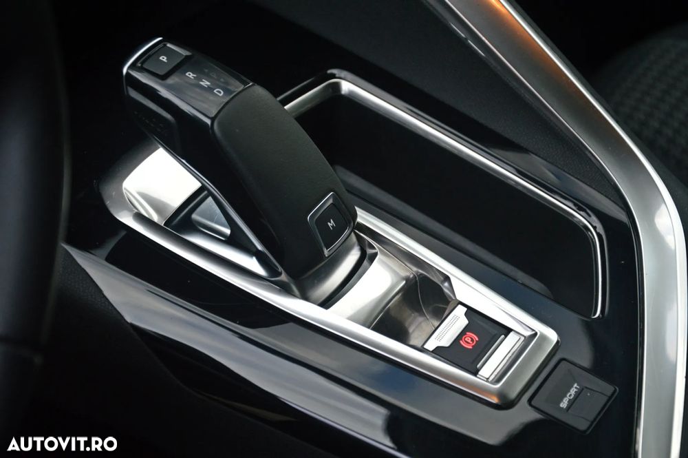 Peugeot 3008 1.2 PureTech 130 EAT8 Allure Pack - 31