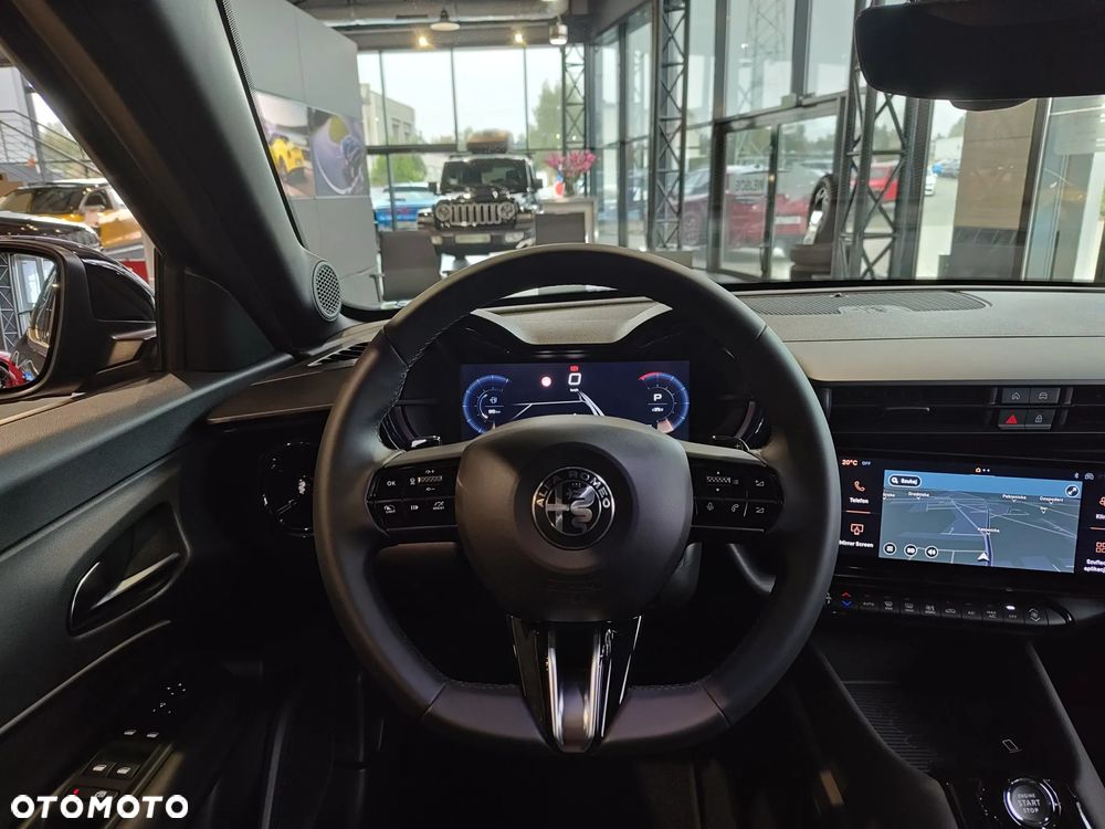 Alfa Romeo Junior 1.2 mHEV Ibrida Q4 eDCT - 12
