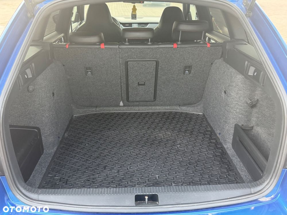 Skoda Octavia 2.0 TDI (Green tec) RS - 17