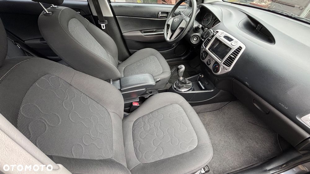 Hyundai i20 - 17