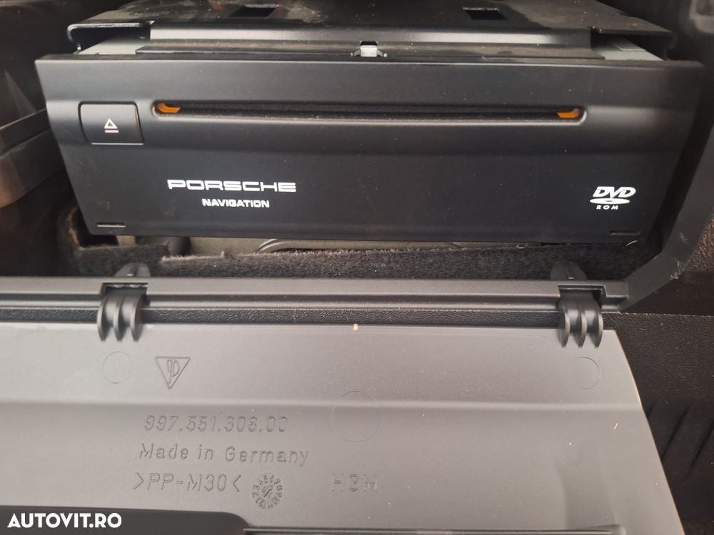 Porsche 911 Carrera 4 - 33
