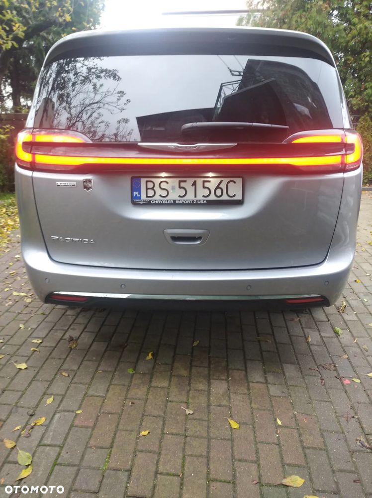 Chrysler Pacifica - 4