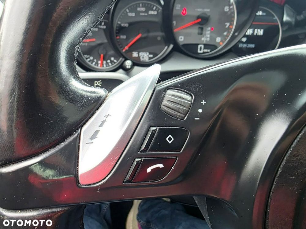 Porsche Cayenne S - 14