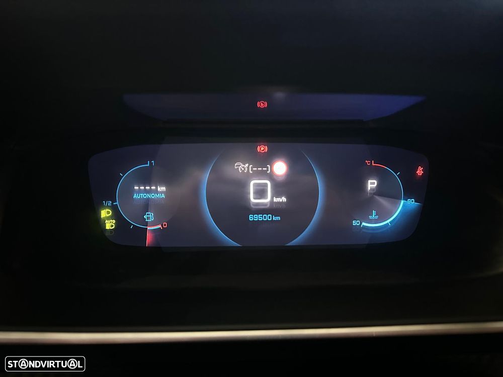 Peugeot 2008 PureTech 130 EAT8 GT Pack - 23