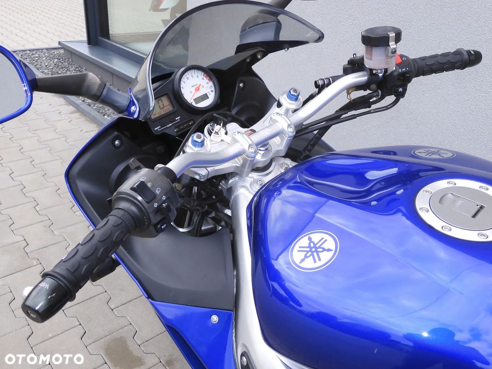 Yamaha R6 - 22