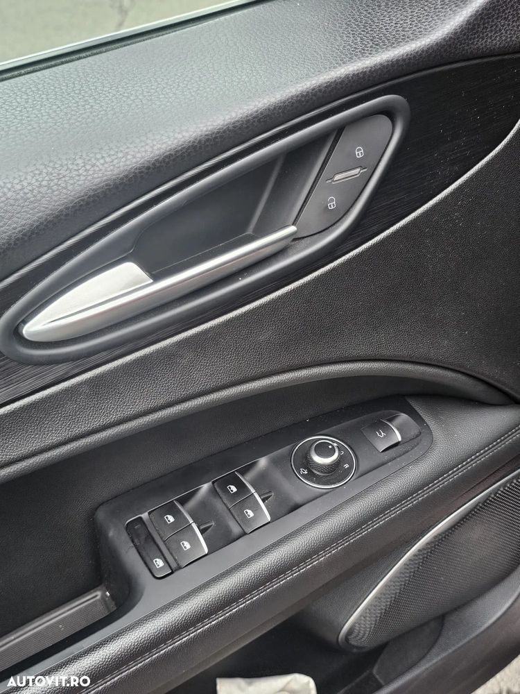 Alfa Romeo Stelvio 2.2 JTDM AWD AT8 Estrema - 12