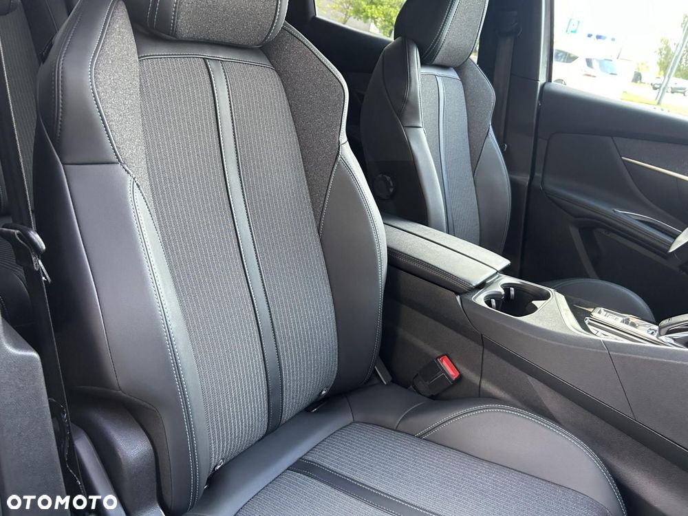Peugeot 3008 1.5 BlueHDi Allure Pack S&S EAT8 - 23